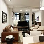 Amplitud, Diseno E Historia En El Casco Viejo