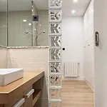 Amplitud, Diseno E Historia En El Casco Viejo Bilbao