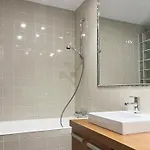 Amplitud, Diseno E Historia En El Casco Viejo