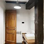 Amplitud, Diseno E Historia En El Casco Viejo