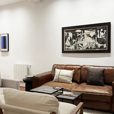 Апартаменты Amplitud, Diseno E Historia En El Casco Viejo Бильбао