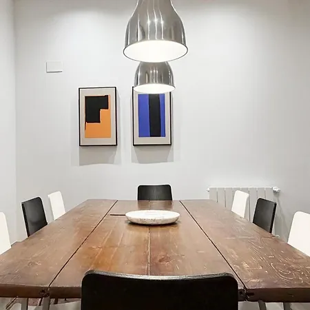 Amplitud, Diseno E Historia En El Casco Viejo