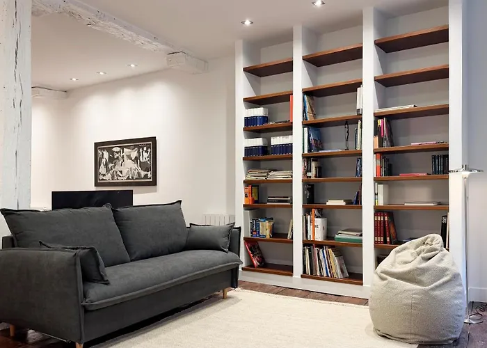 Amplitud, Diseno E Historia En El Casco Viejo * Бильбао