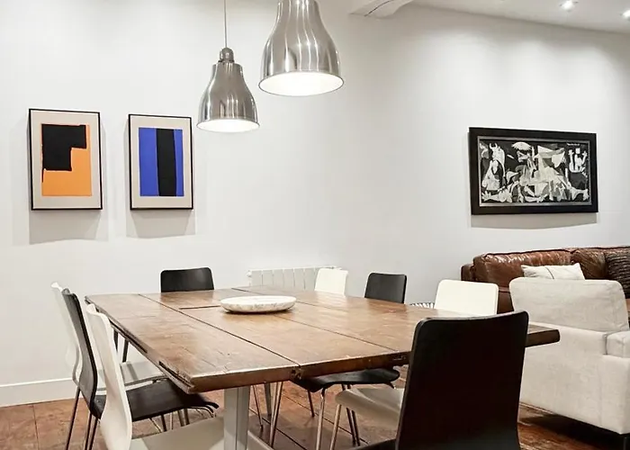 Amplitud, Diseno E Historia En El Casco Viejo * Бильбао